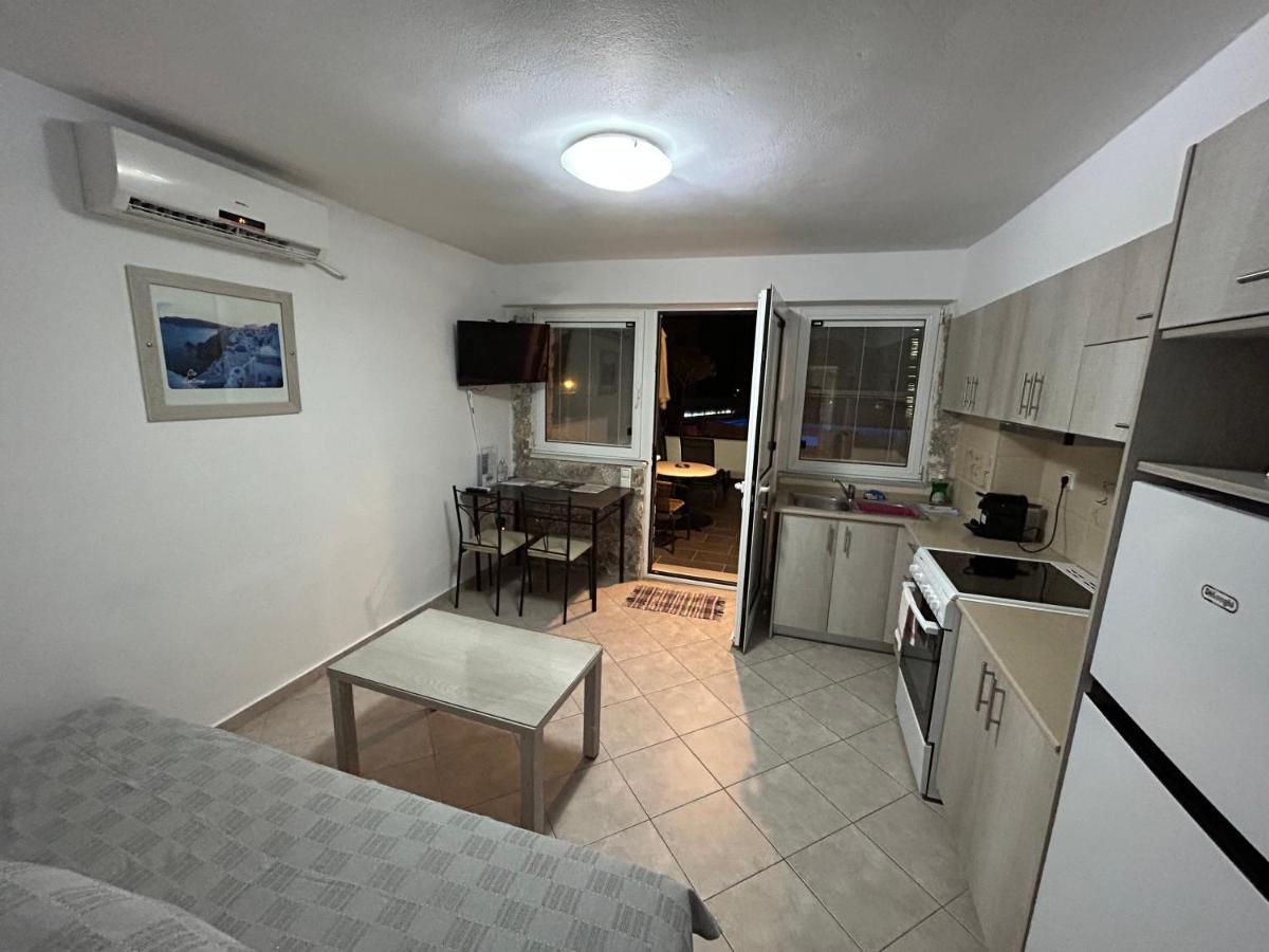 Aroma Cavas Apartment Pýrgos Екстериор снимка
